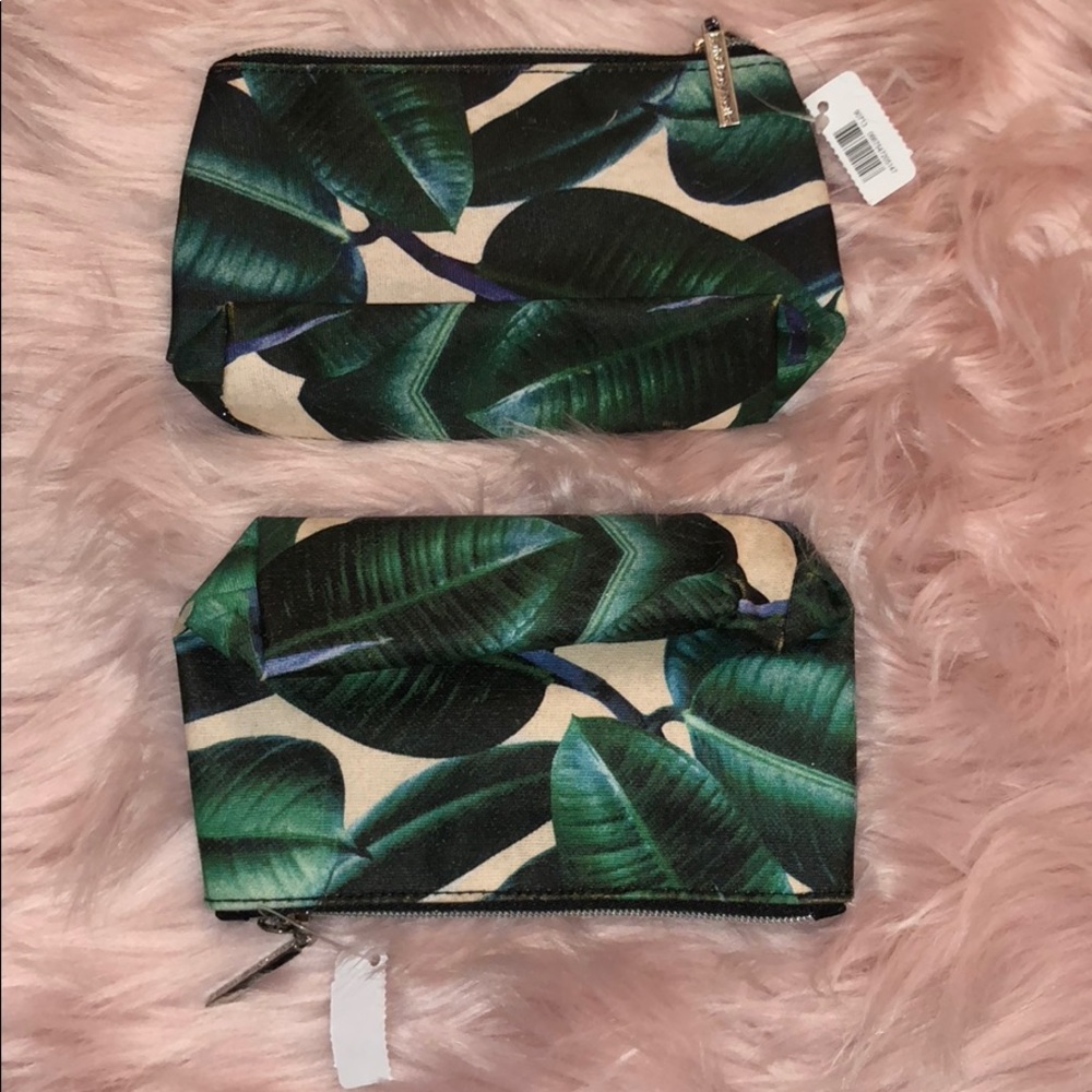 Talk to the Palm Tropical palm print makeup pouch - Picture 4 of 6